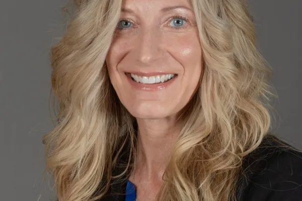 headshot of Rachel Wells