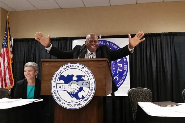 James-Andrews-and-MaryBe-McMillan-at-2015-convention.jpg