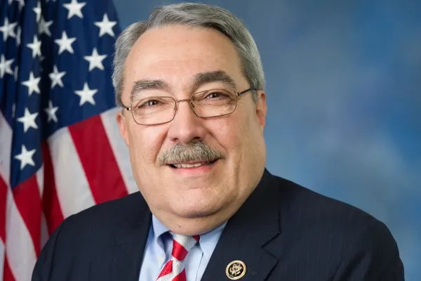 G.K._Butterfield_Official_portrait_114th_Congress_cropped.jpg