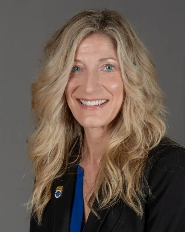 headshot of Rachel Wells